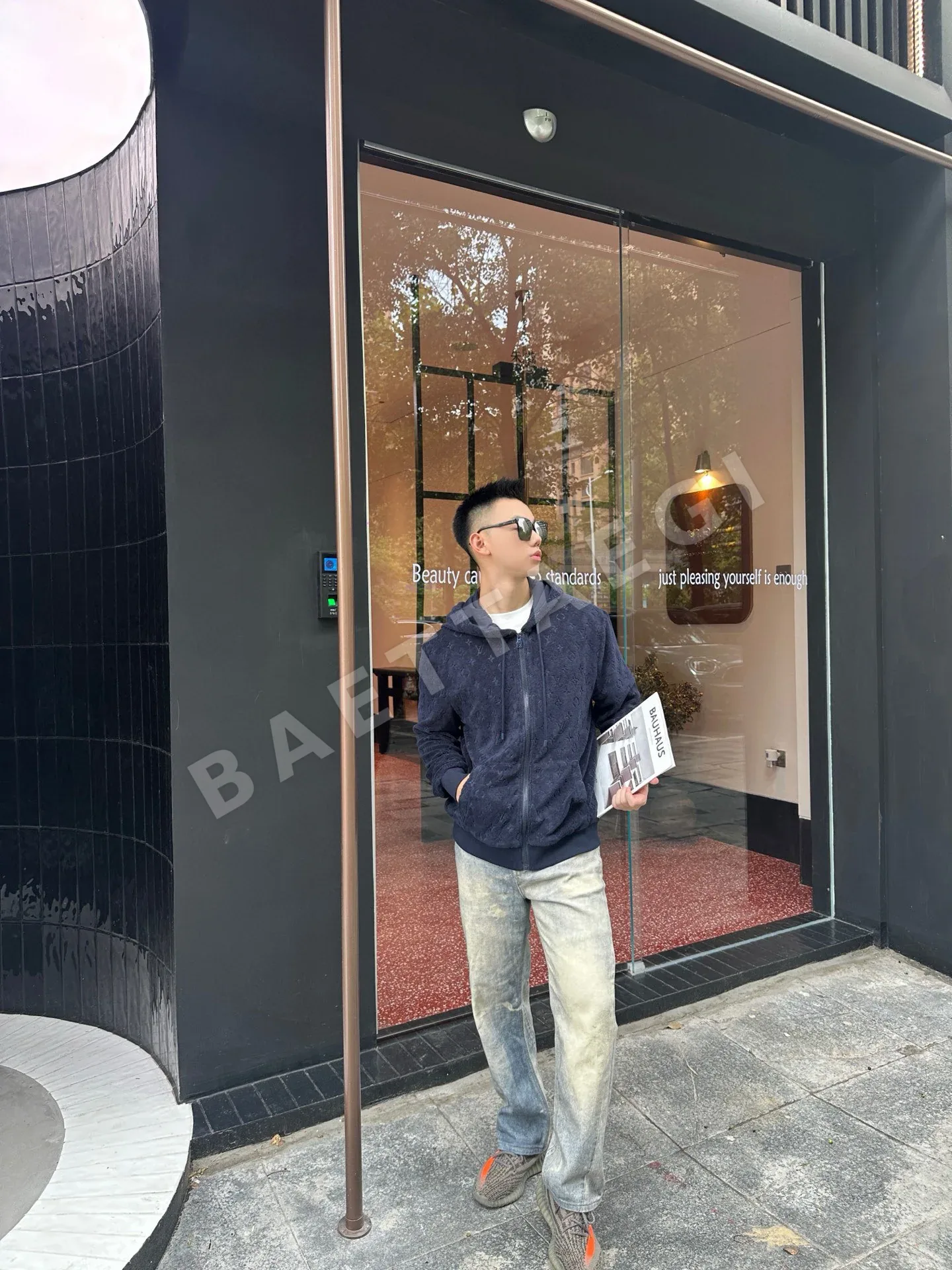 루이비통 테리 크로스 지퍼업 후디 자켓 상세 이미지 14