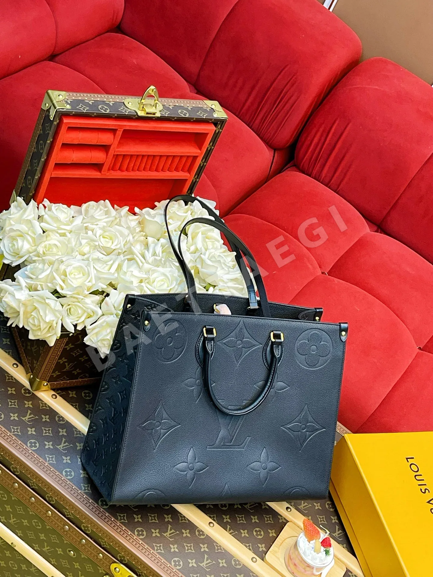 루이비통 온더고 블랙 엠보스 토트백 M44925 상세 이미지 3
