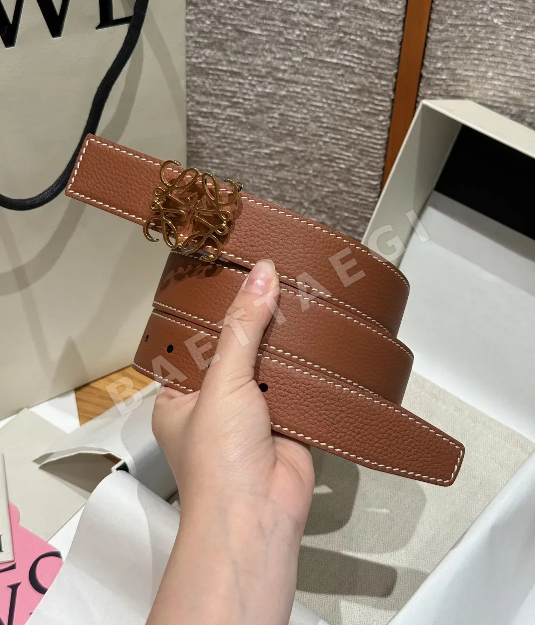 로에베 아나그램 리버시블 소가죽 벨트 상세 이미지 3