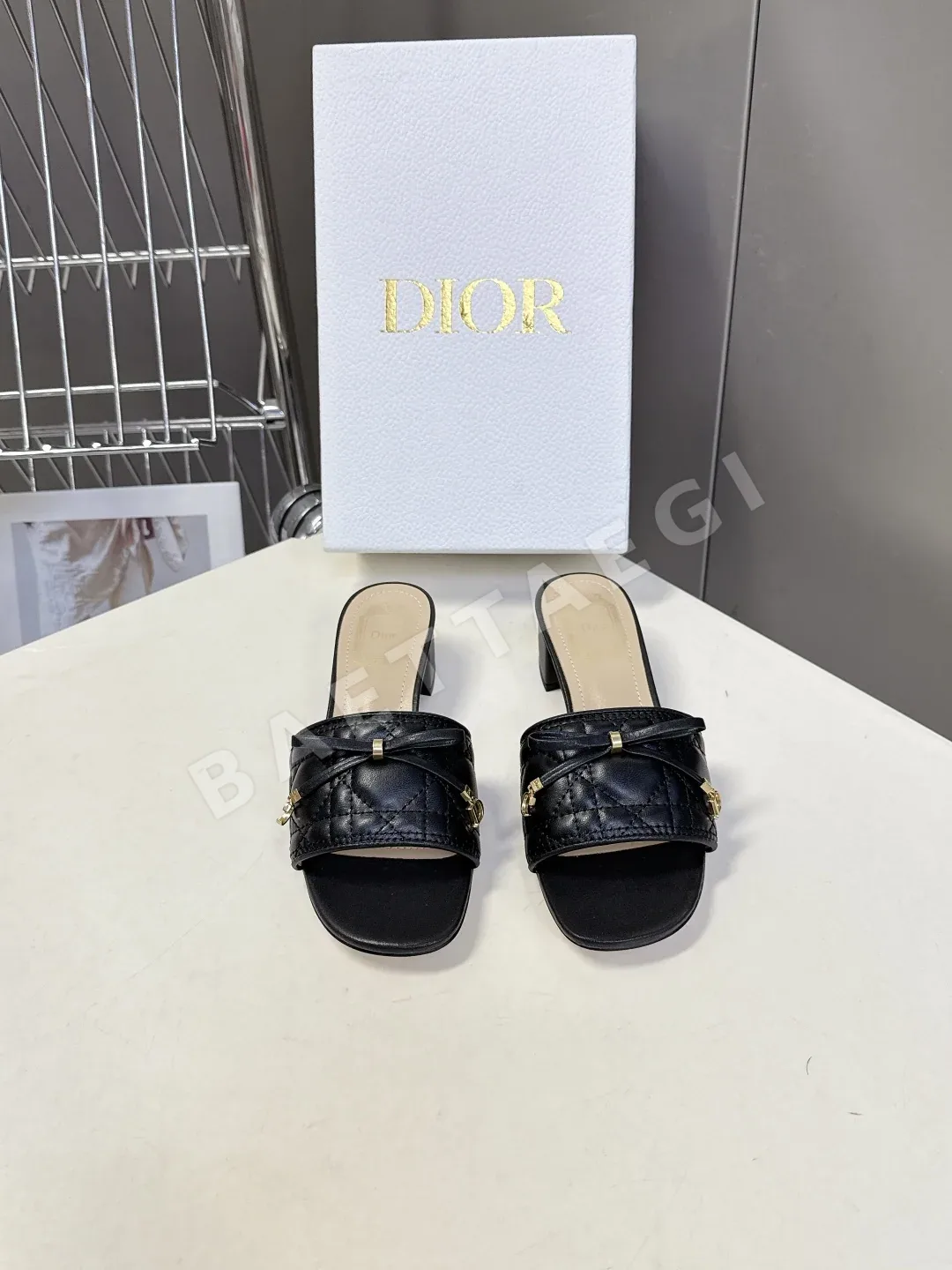 디올 퀼팅 리본 청키 힐 샌들 98557