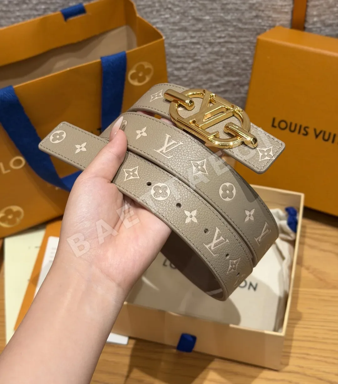 루이비통 아이코닉 30mm 리버시블 소가죽 벨트 상세 이미지 2