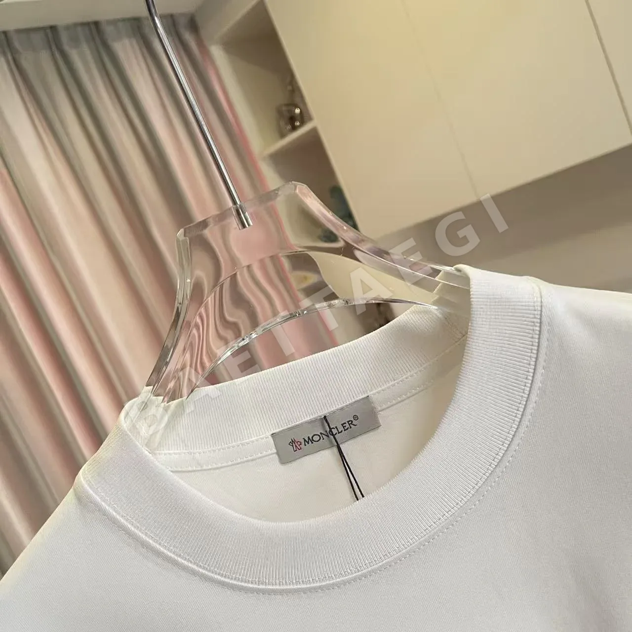 몽클레르 남여공용 플록 로고 램울 반팔 티셔츠 상세 이미지 4