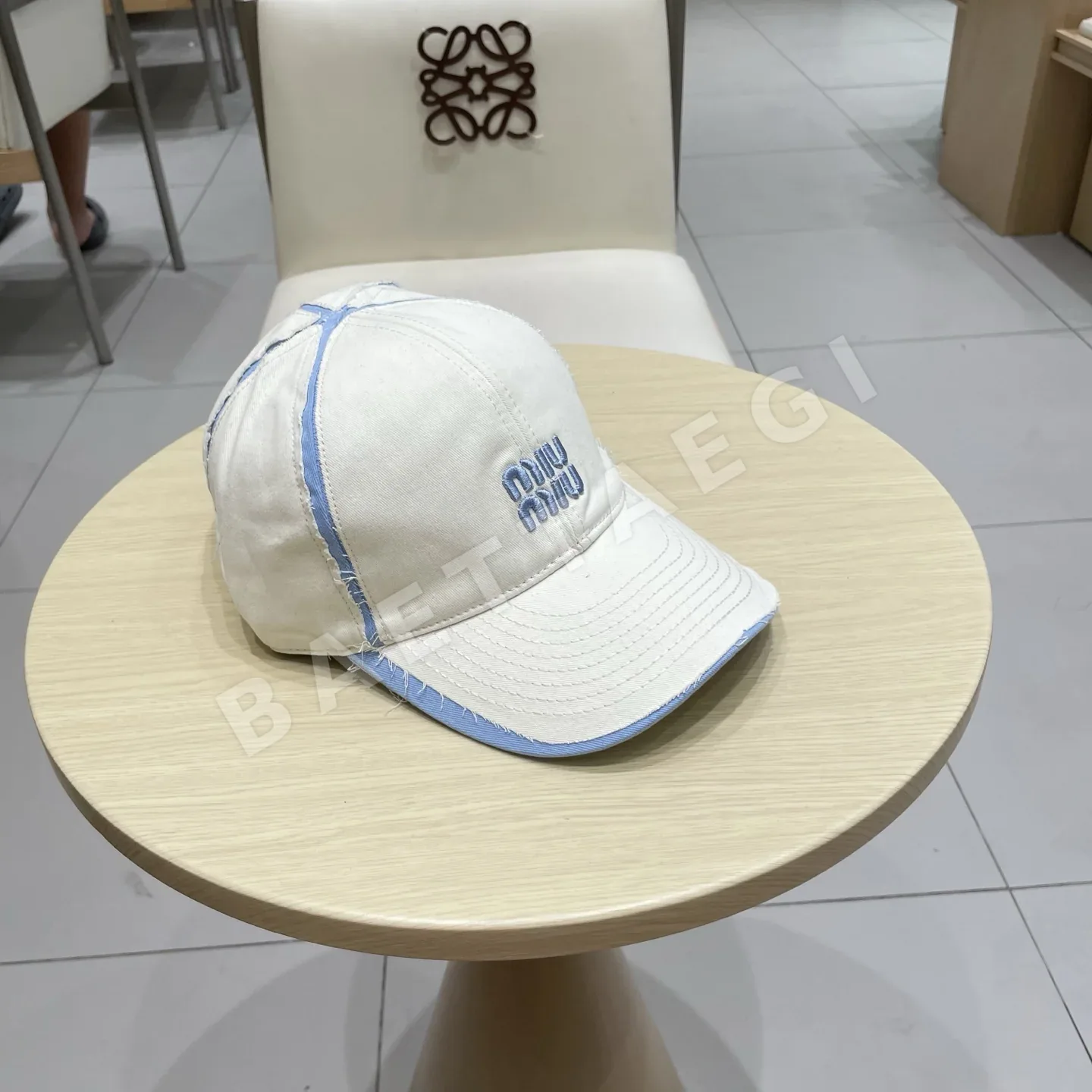 미우미우 자수 베이스볼캡 상세 이미지 4
