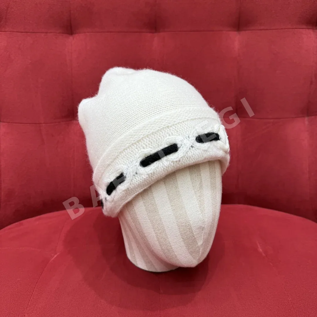 샤넬 크로스스티치 더블 C 캐시미어 비니 상세 이미지 9