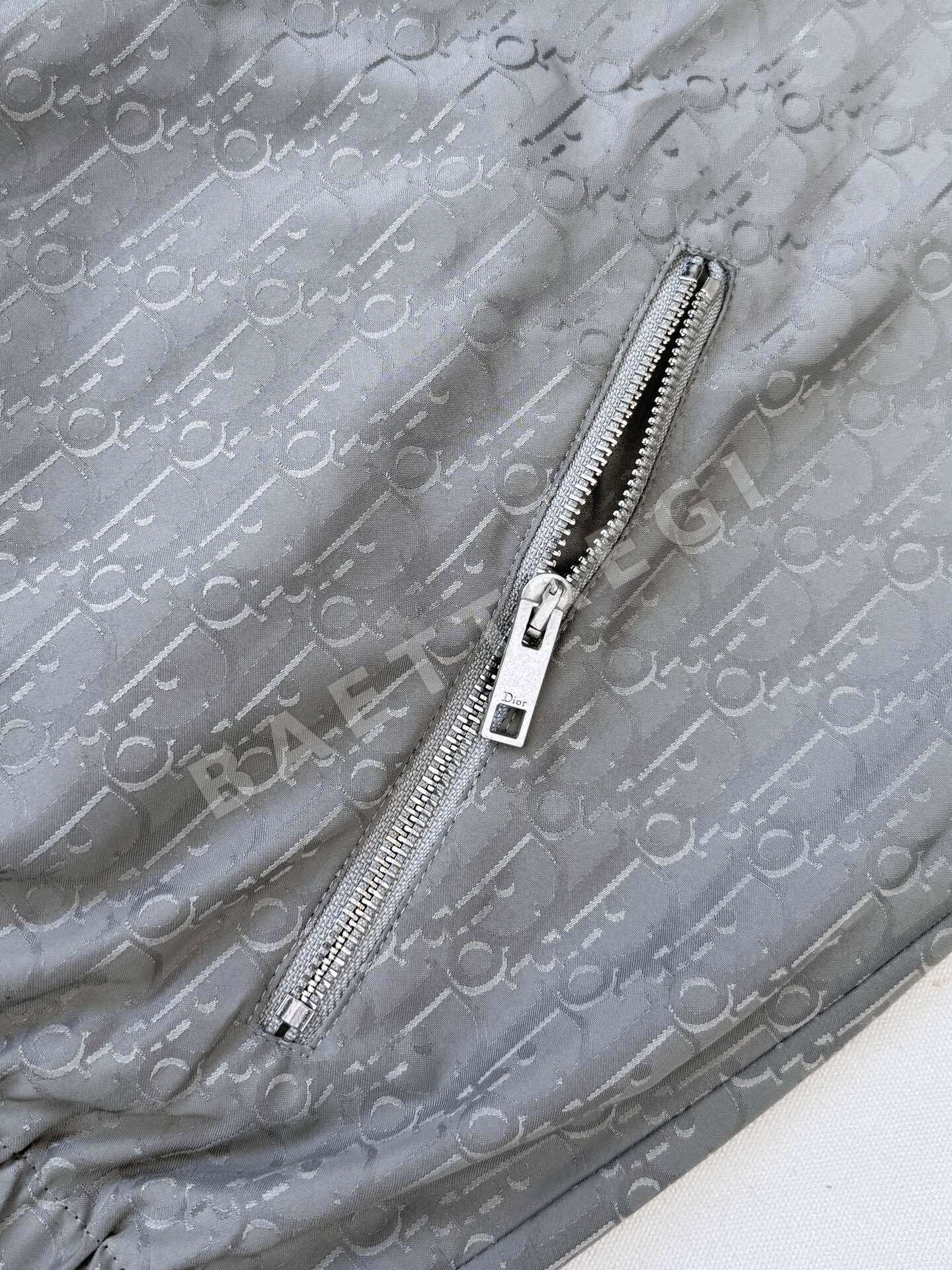 디올 CD 메탈 로고 양면 자켓 상세 이미지 8