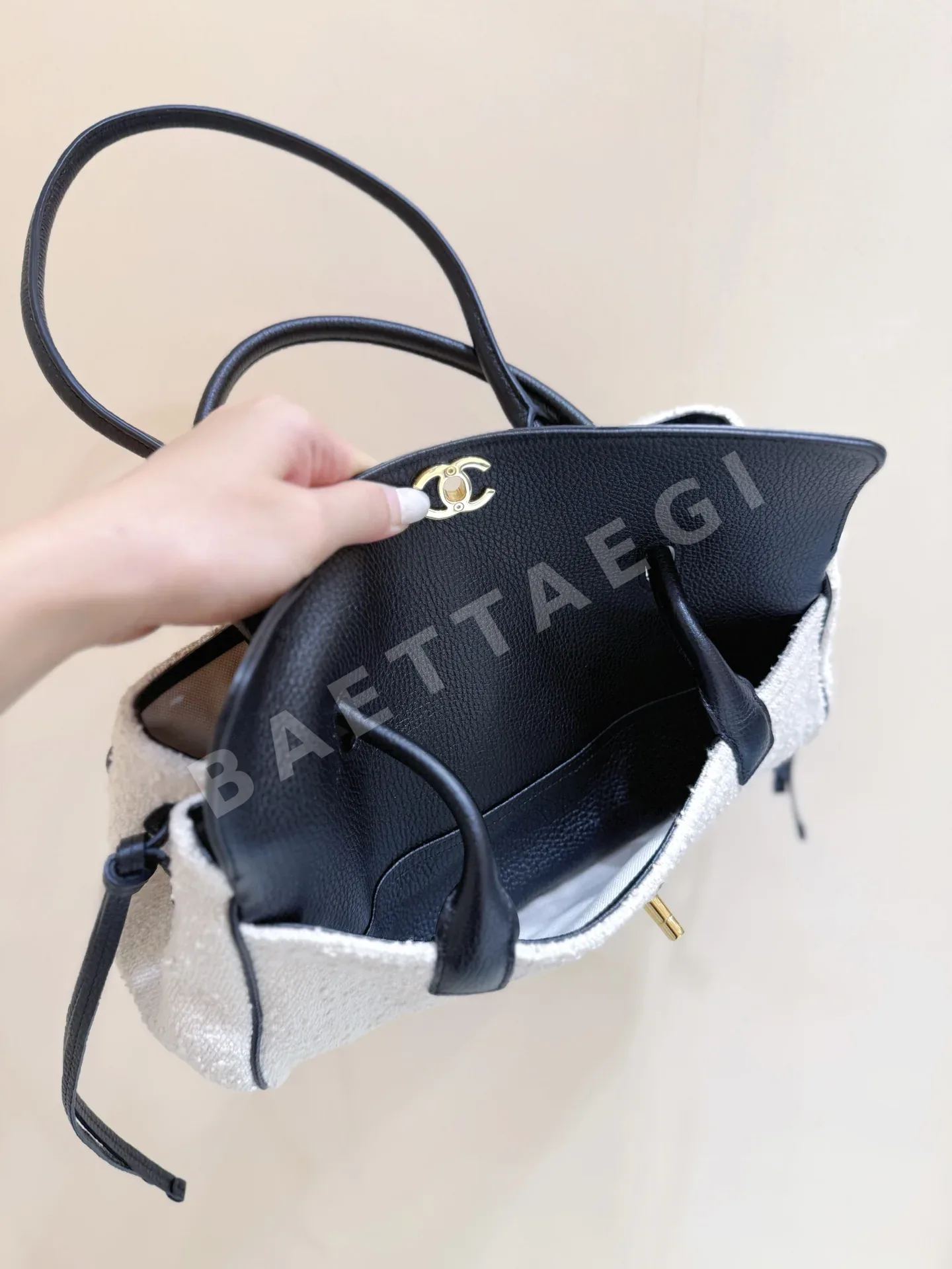 샤넬 26S 셀러브리티 스타일 울 팬더 백 AS6288 상세 이미지 9