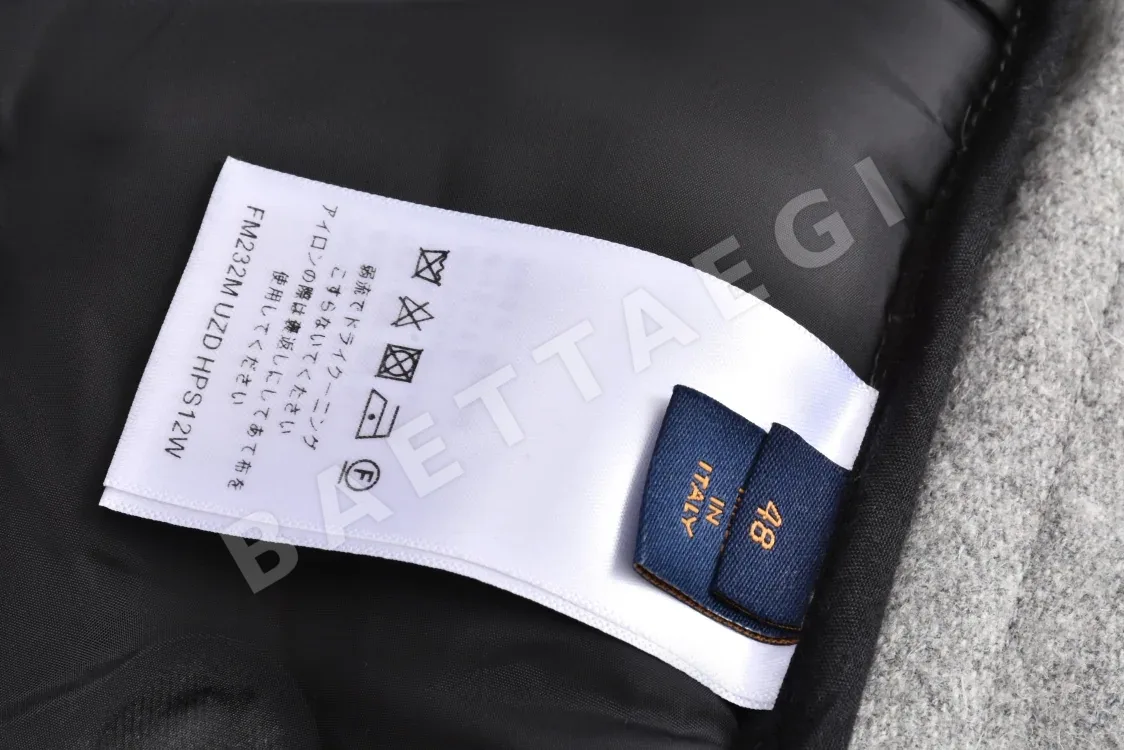루이비통 엠보스 그레이 다운 남성 패딩 상세 이미지 9