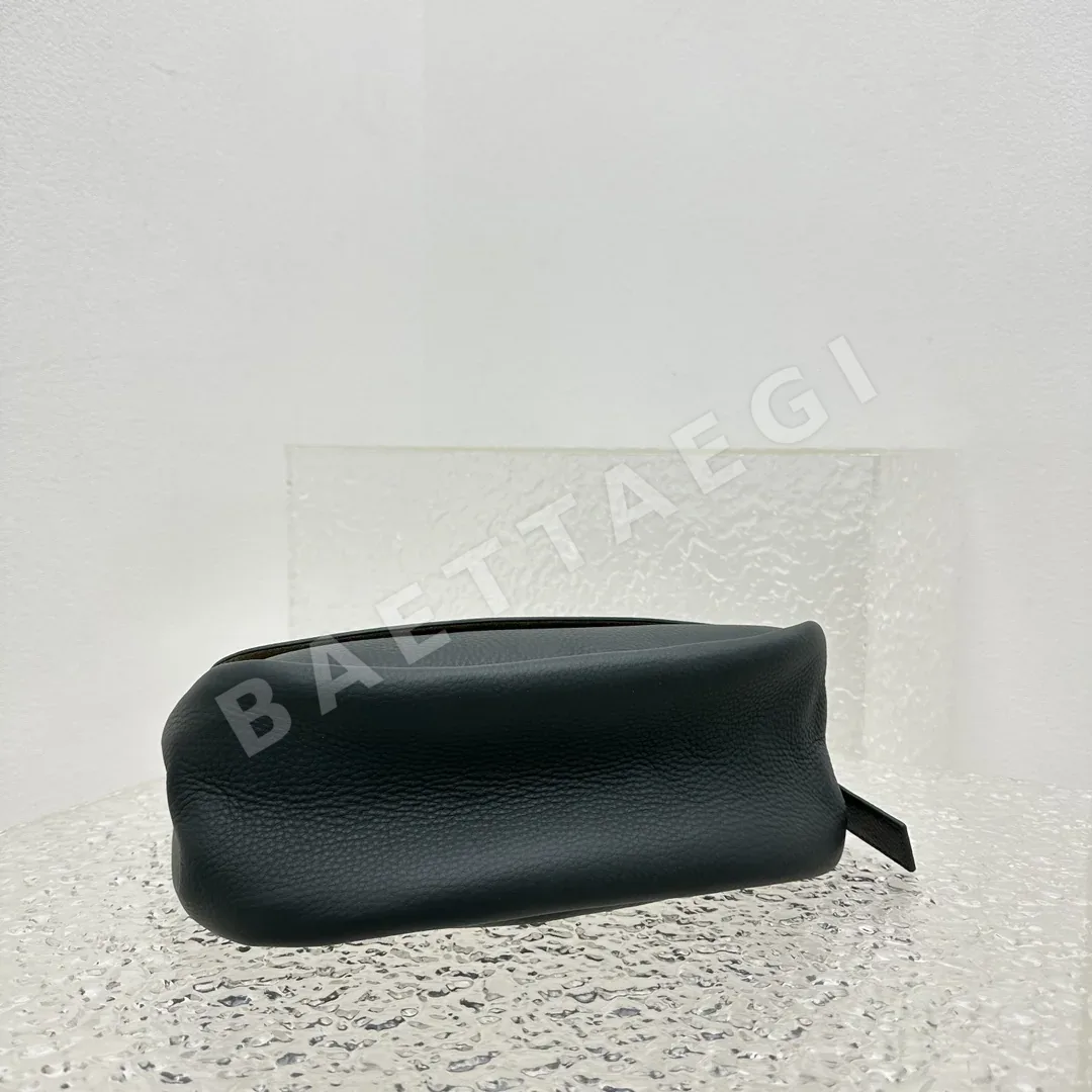 더로우 진한 녹색 풀그레인 가죽 메신저백 상세 이미지 4