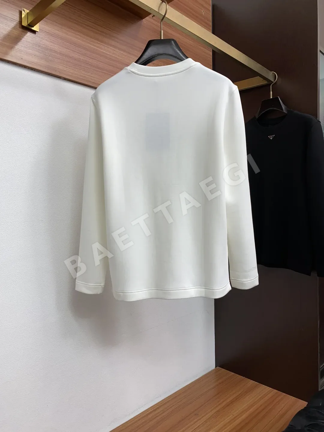 프라다 남성 면 혼방 긴팔 니트 티셔츠 상세 이미지 9