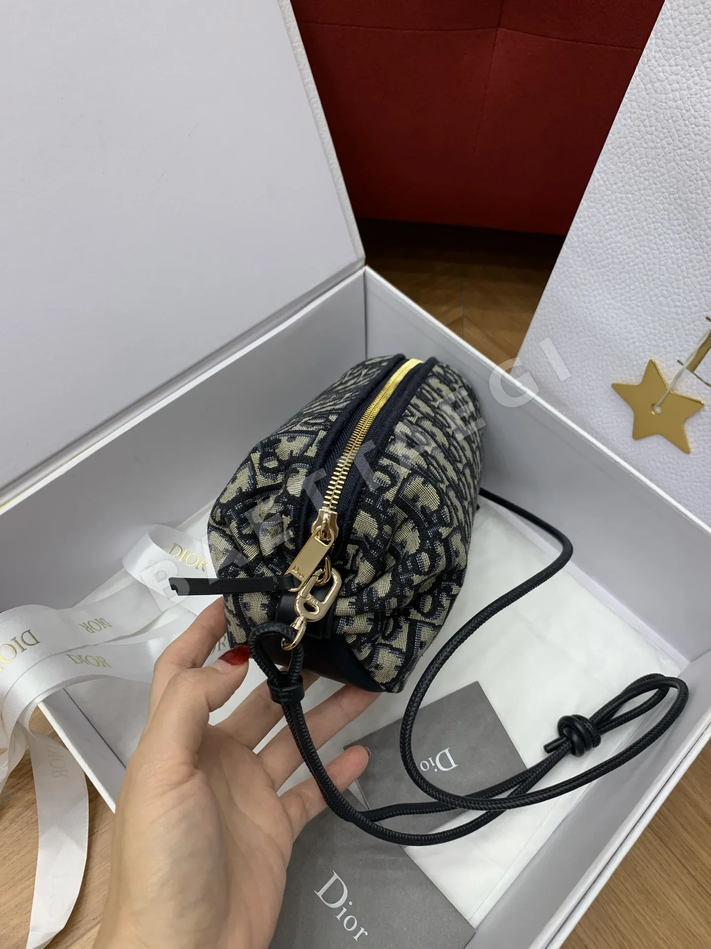 디올 보우 파우치 클러치 가방 상세 이미지 4