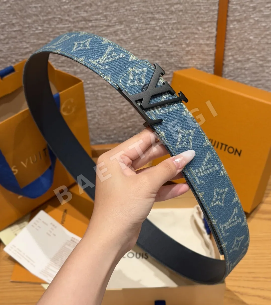 루이비통 모노그램 리버시블 남성 벨트 40MM 상세 이미지 4