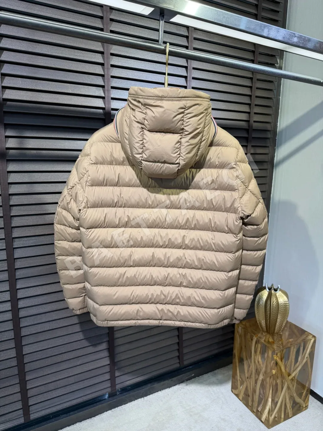 몽클레르 베르메일 후드 쇼트 다운 자켓 M3552 상세 이미지 2