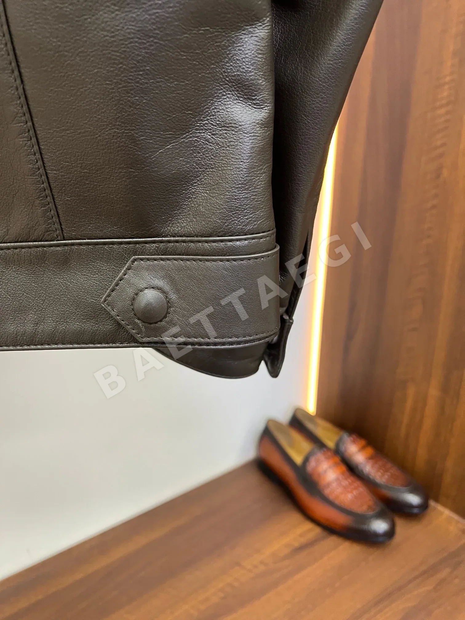 톰포드 다크 브라운 시프스킨 레더 자켓 상세 이미지 9