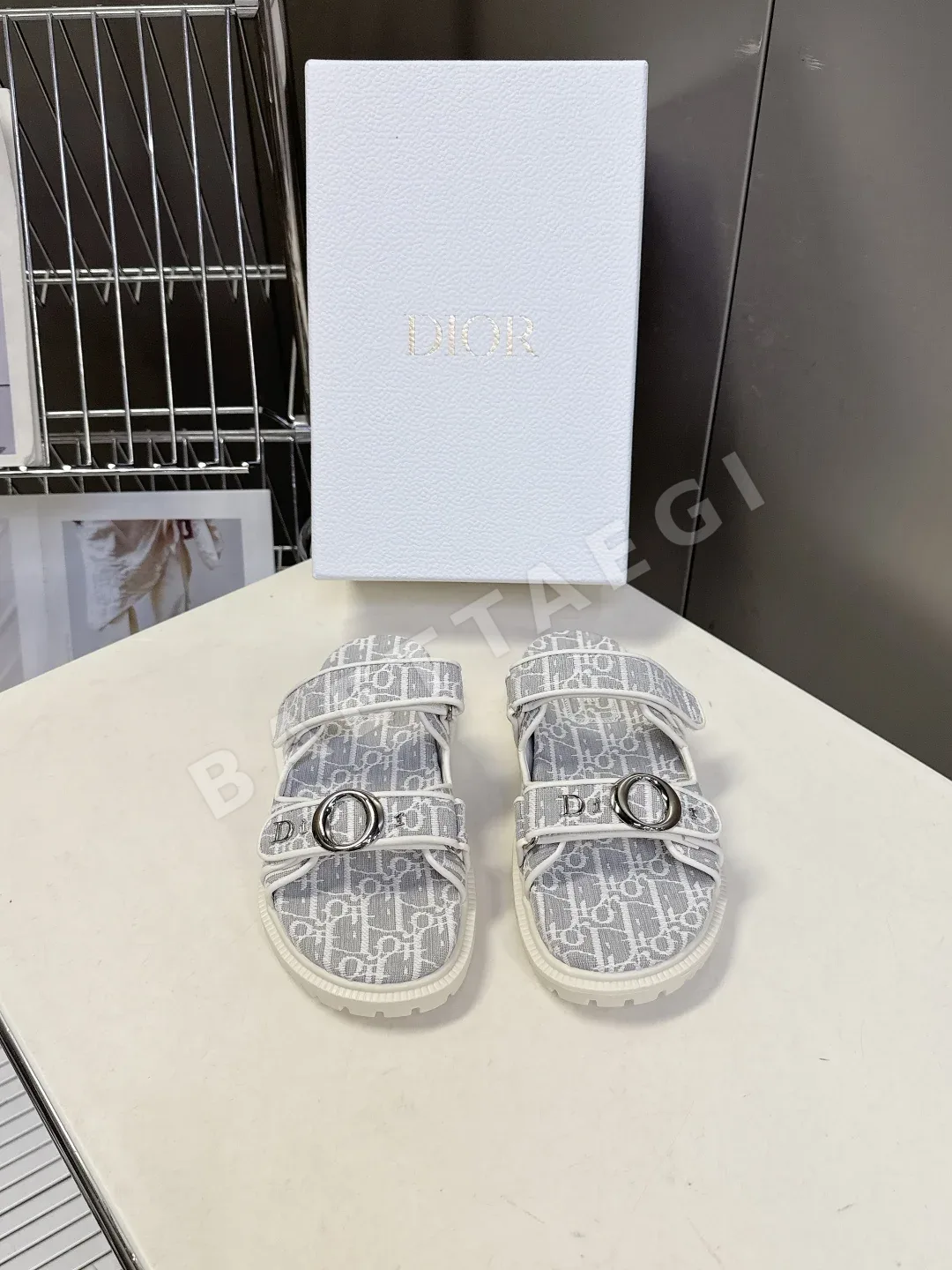 디올 오블리크 모노그램 벨크로 리본 샌들 98544
