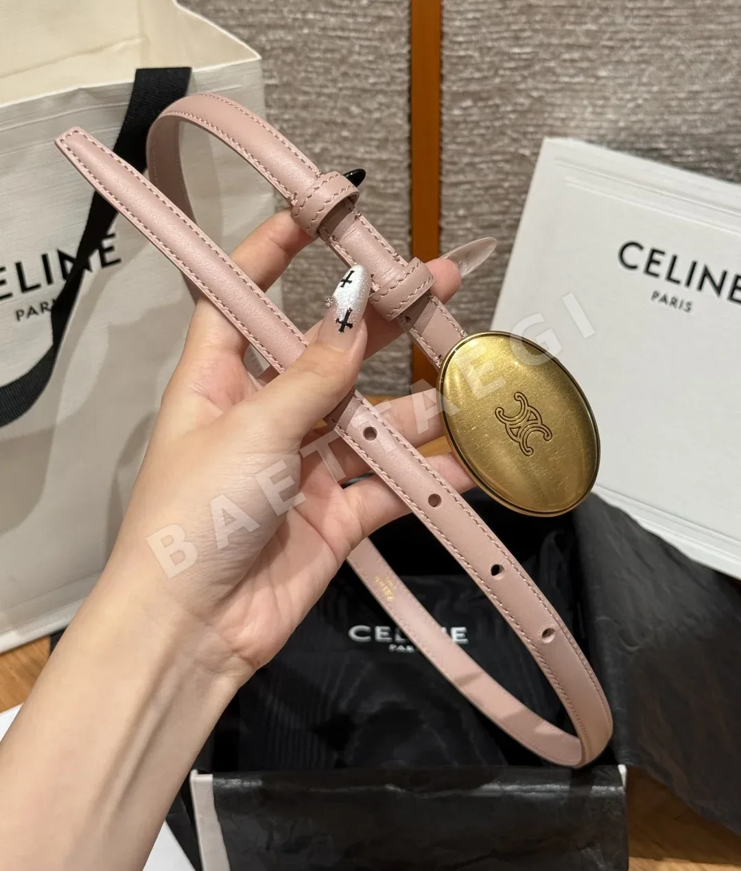 셀린느 얇은 플레이트 가죽 벨트 상세 이미지 4