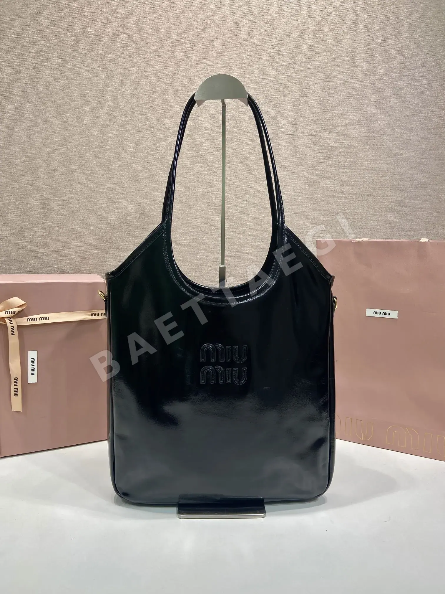 미우미우 토트백 5BG311