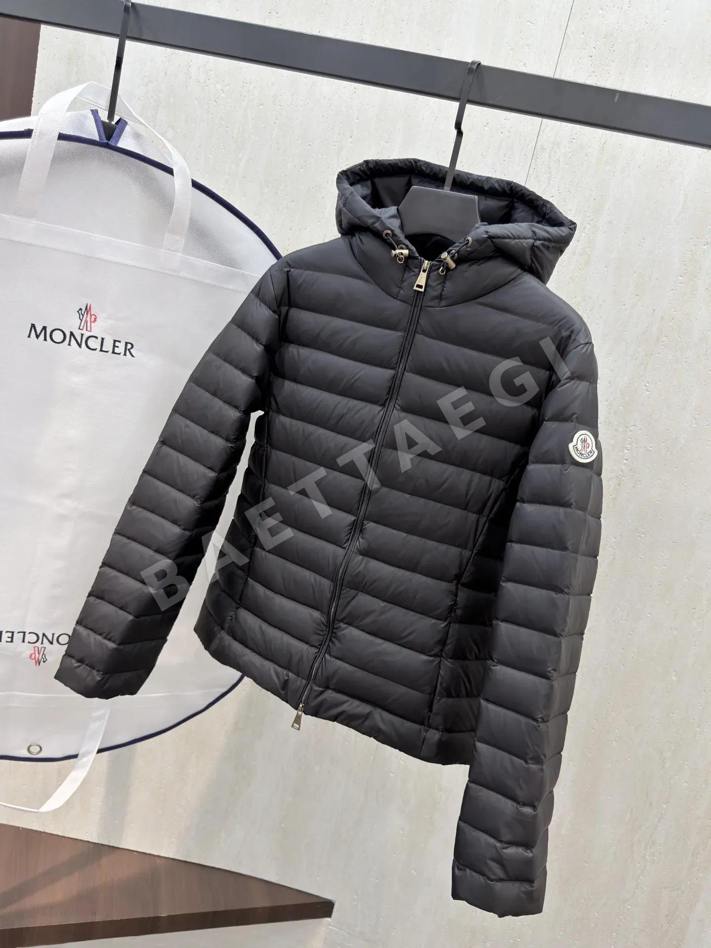 몽클레르 이겔 패딩 점퍼 상세 이미지 7