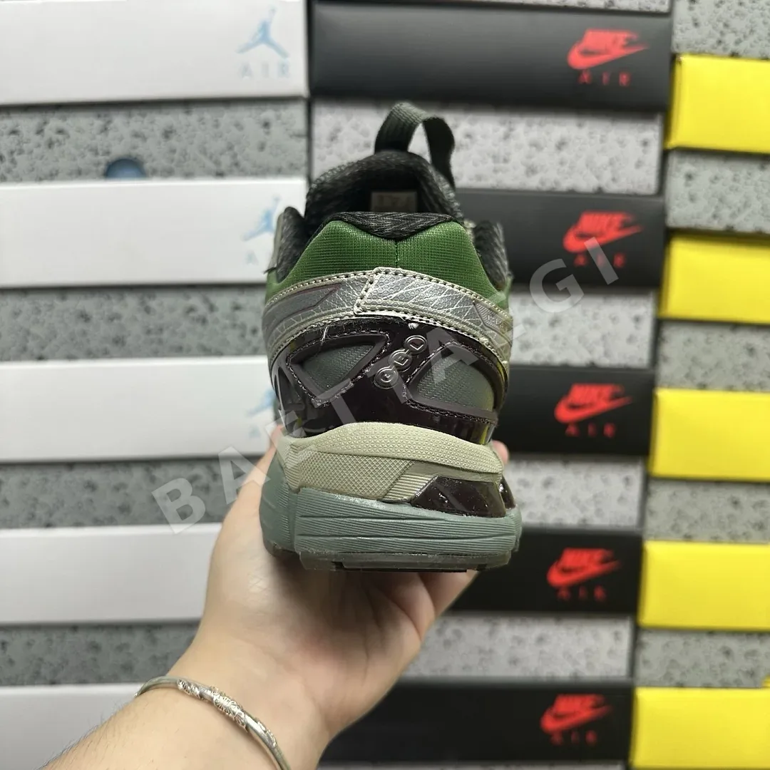 아식스 [KO] 1203A664-300 200454 Asics UB10-S Gel-Kayano 20 Kiko Kostadinov Moss 상세 이미지 7