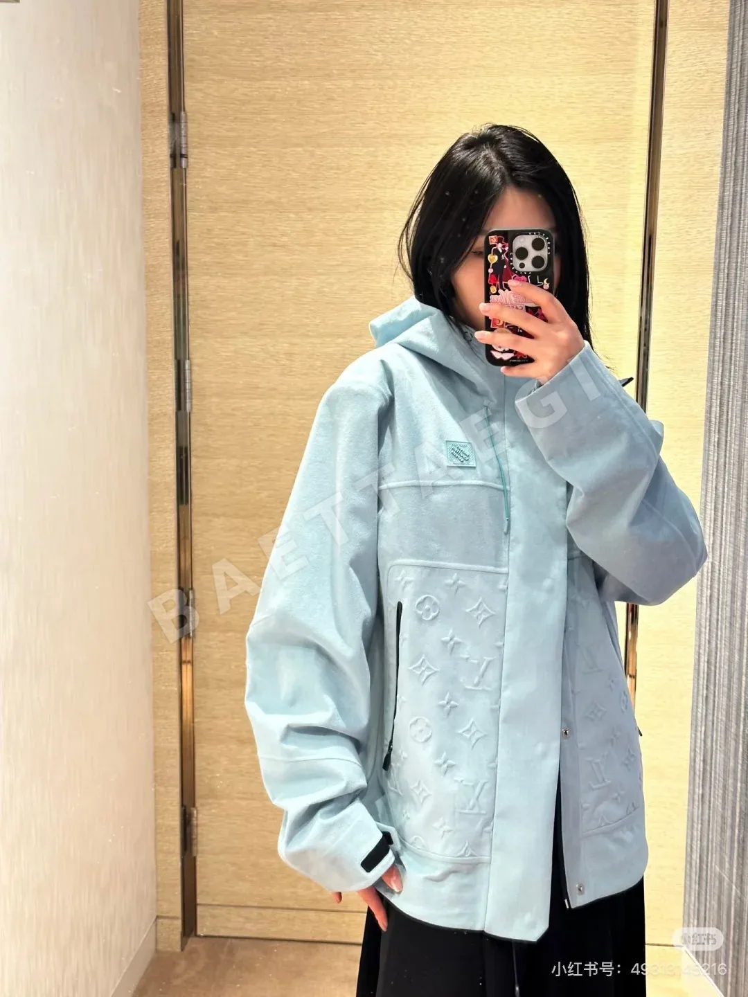 루이비통 엠보스 모노그램 후드 구스 다운 자켓 상세 이미지 28
