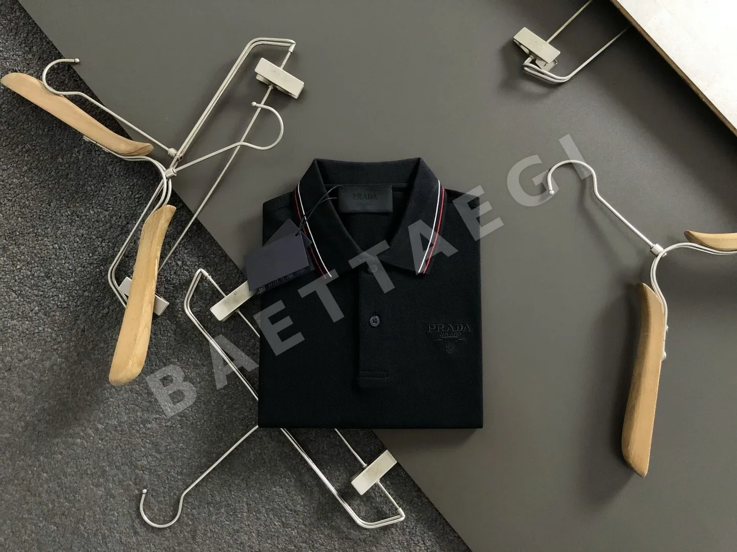 프라다 레터 자수 남성 반팔 티셔츠 96653