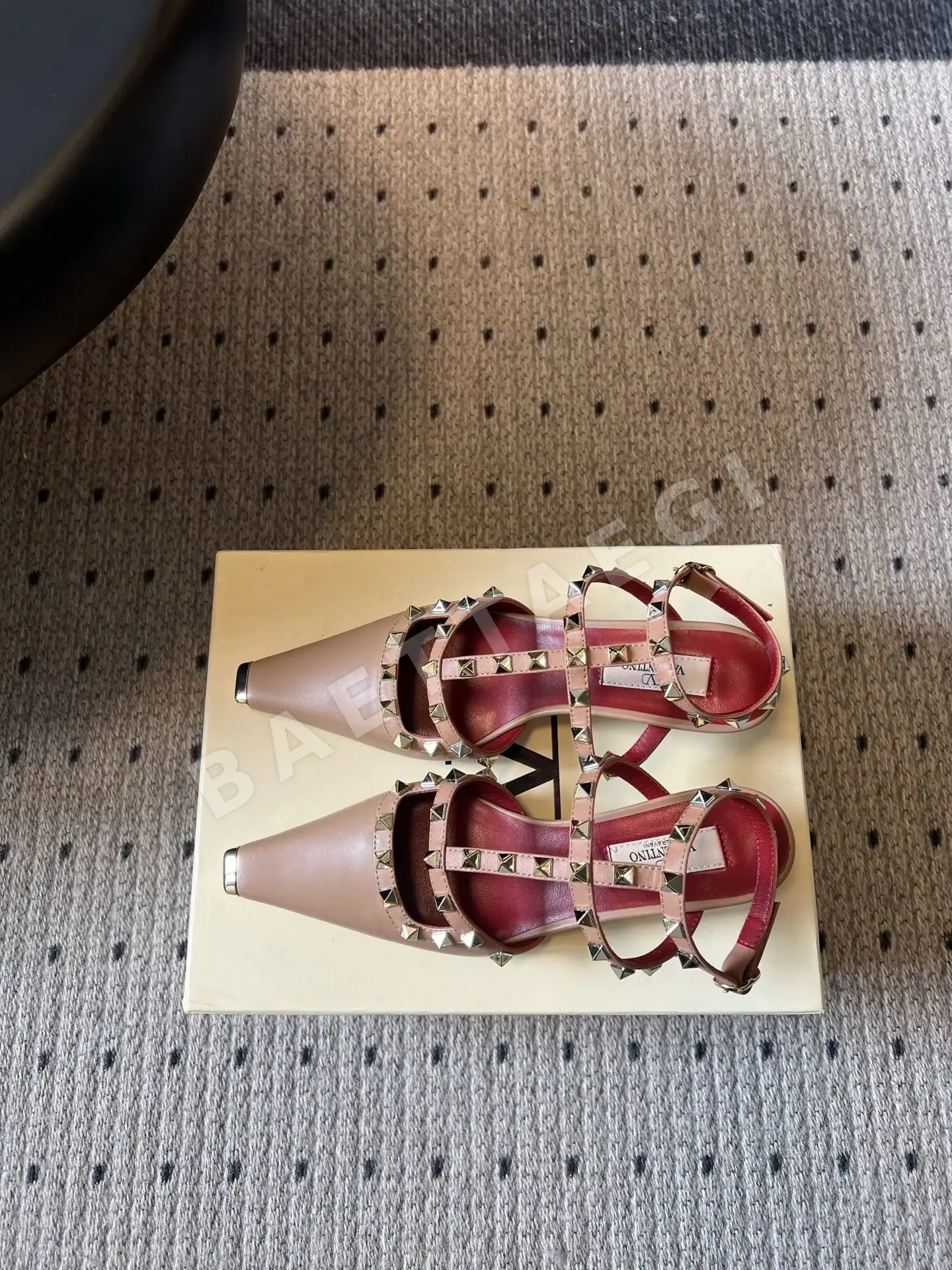 발렌티노 록스터드 스니커즈 시프스킨 상세 이미지 6
