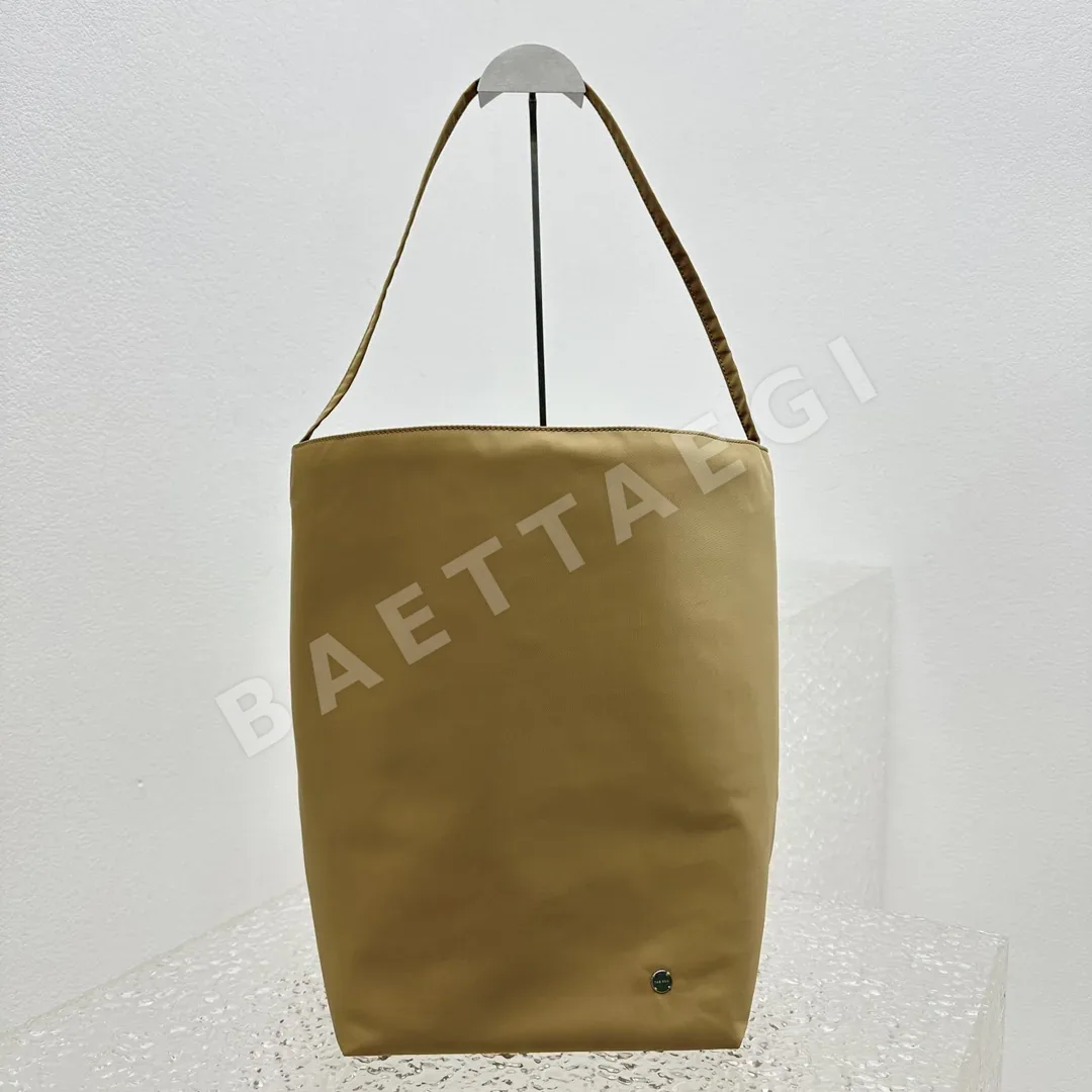 더로우 나일론 토트 버킷백 상세 이미지 2