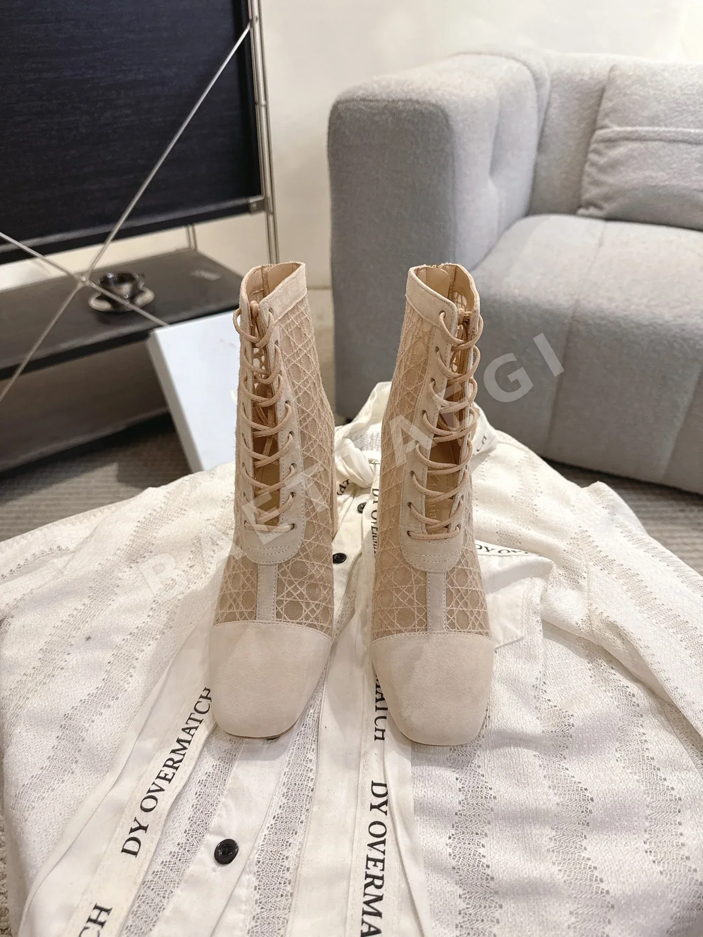 디올 신발 8832