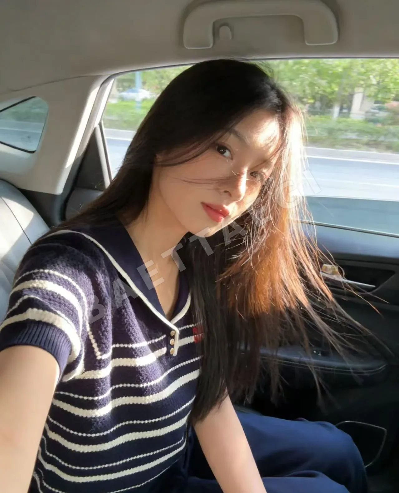 미우미우 스트라이프 숄 카라 니트 반팔 52366