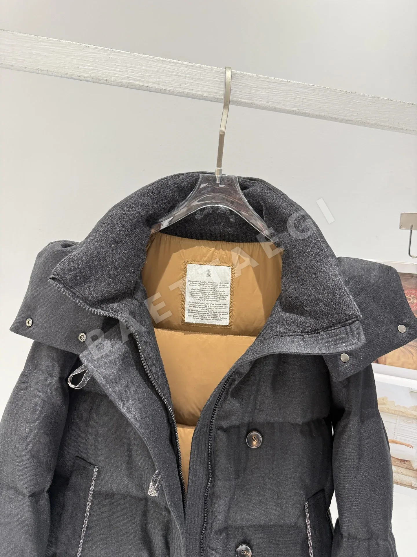 브루넬로쿠치넬리 오트쿠튀르 공방(Métiers d'Art) 컬렉션 패딩 상세 이미지 4
