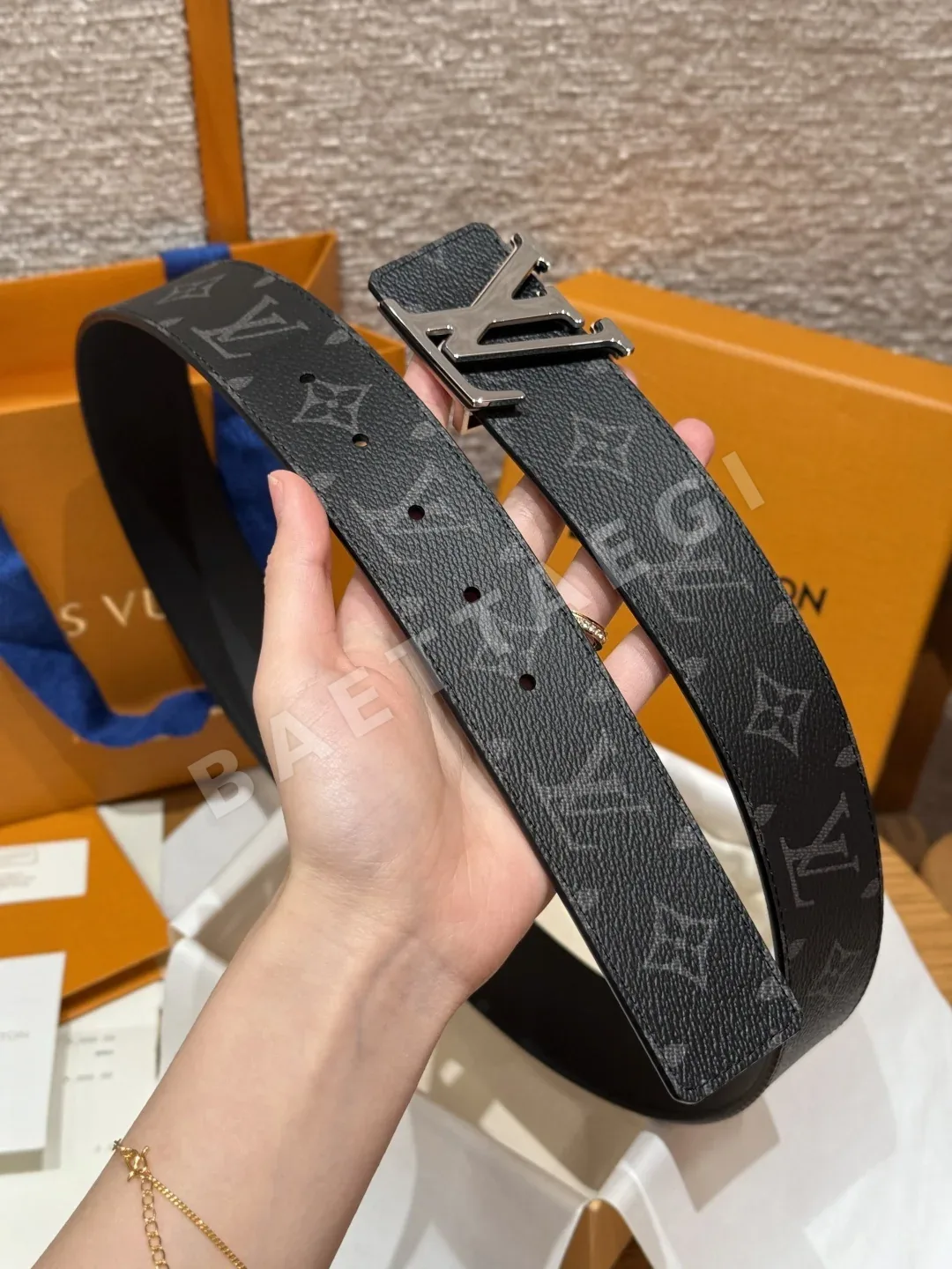 루이비통 JD350-INITIALES 40mm 리버시블 벨트 상세 이미지 5