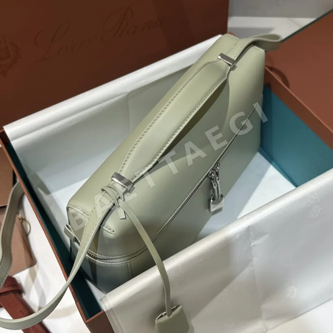 로로피아나 새들 레더 언더암백 상세 이미지 4