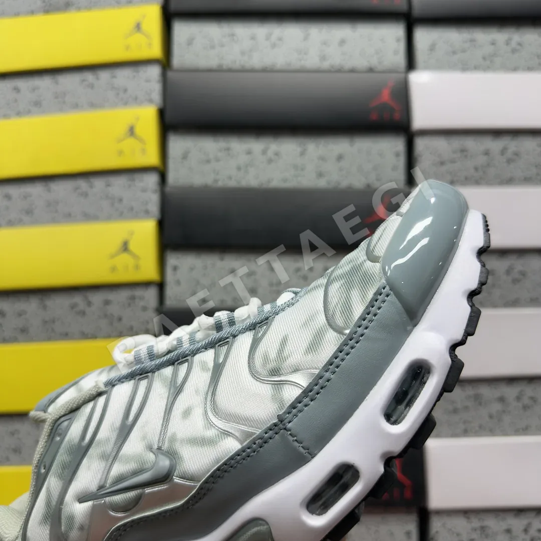 나이키 [BD] 에어 맥스 플러스 FV0394-300 201850 Nike Air Max Plus Origins Waterway 상세 이미지 9