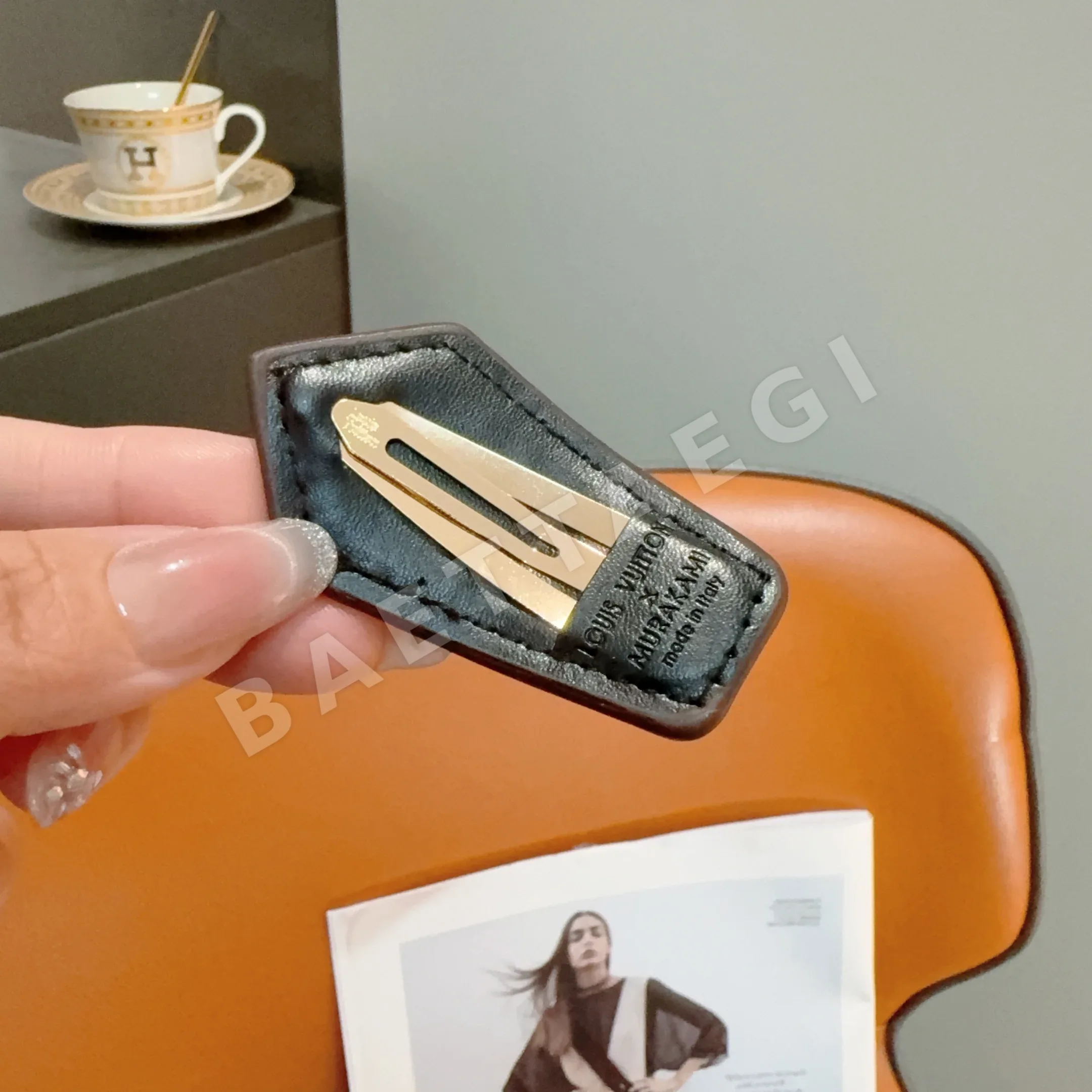 루이비통 클래식 로고 헤어클립 세트 헤어악세 상세 이미지 6