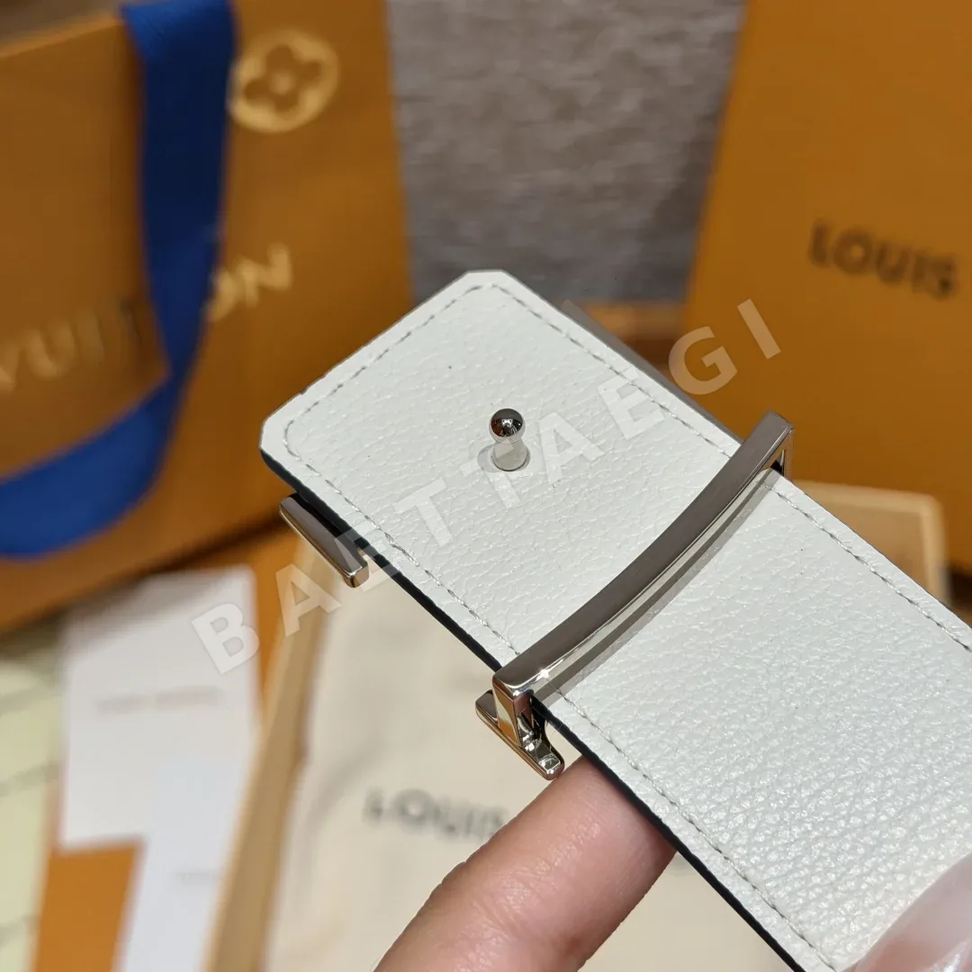 루이비통 리버시블 가죽 벨트 40mm 상세 이미지 4
