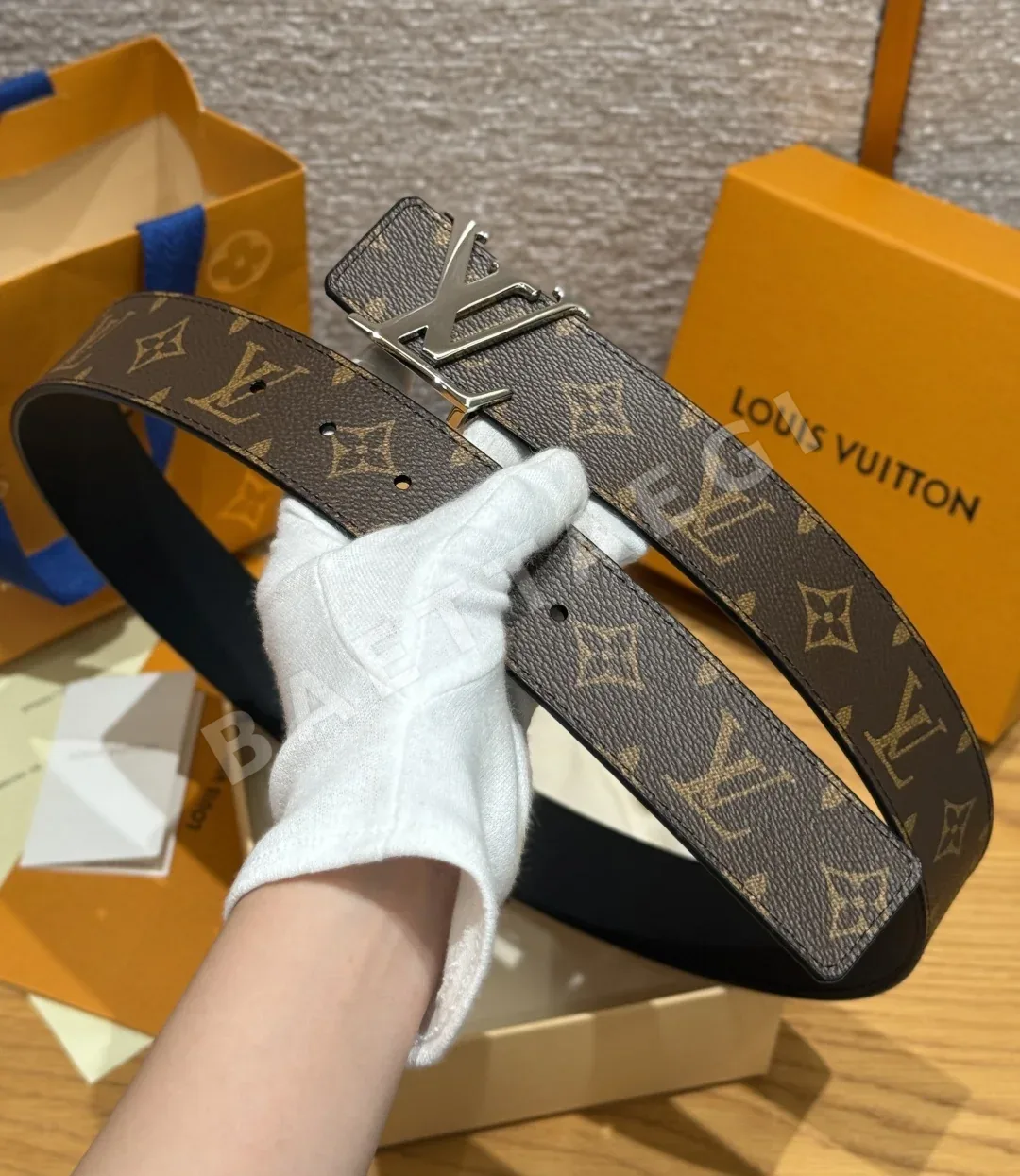 루이비통 LV 리버시블 40mm 모노그램 벨트 상세 이미지 9