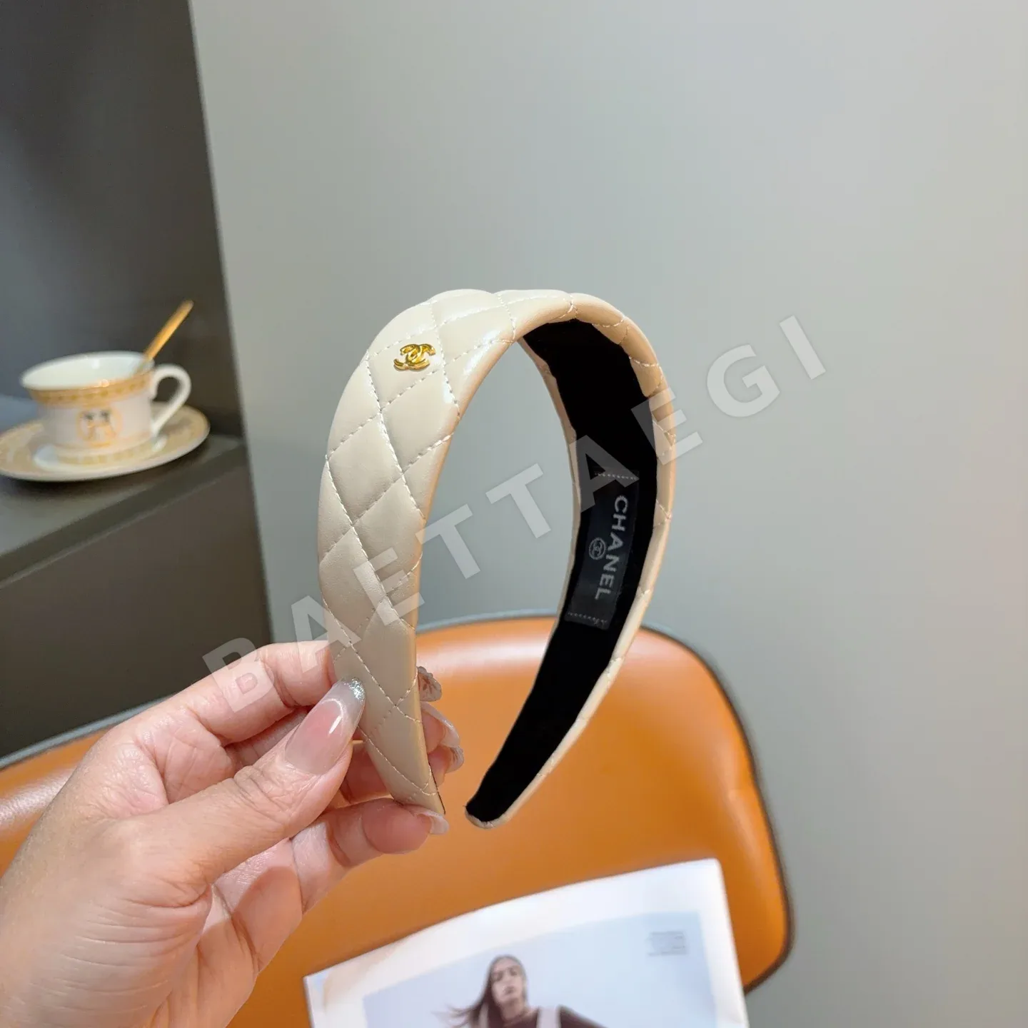 샤넬 다이아몬드 패턴 가죽 헤어밴드 상세 이미지 3