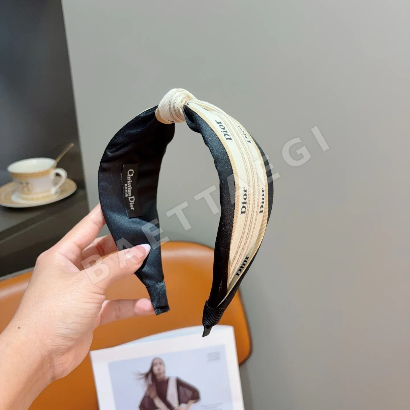 디올 실크 와이드 헤어밴드 상세 이미지 3