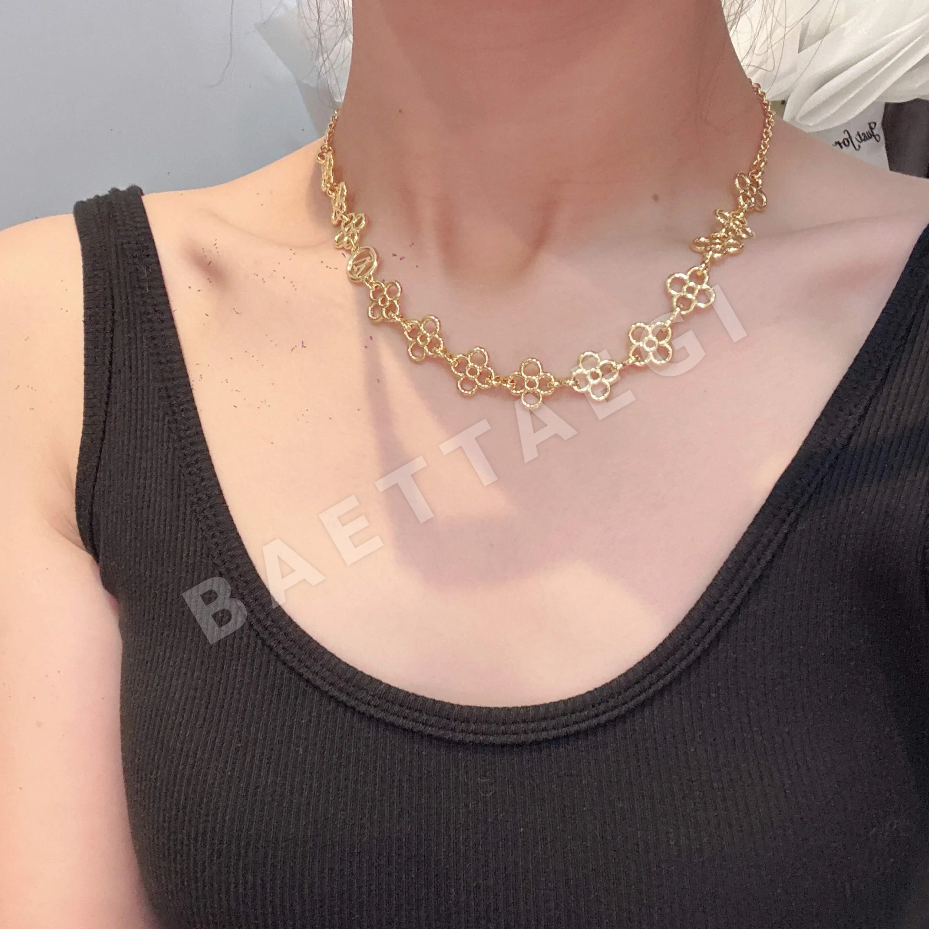 루이비통 칠보 세공 목걸이 135221
