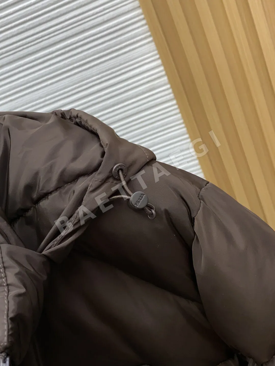 프라다 남성 다운 패딩 점퍼 상세 이미지 3
