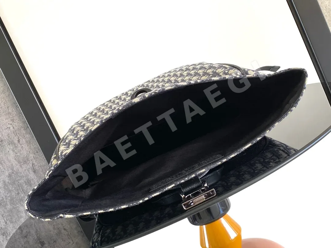 디올 8 버클 롤탑 백팩 상세 이미지 8
