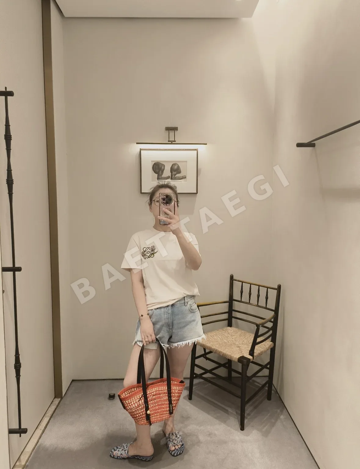 로에베 자수 플라워 반팔 티셔츠 상세 이미지 6