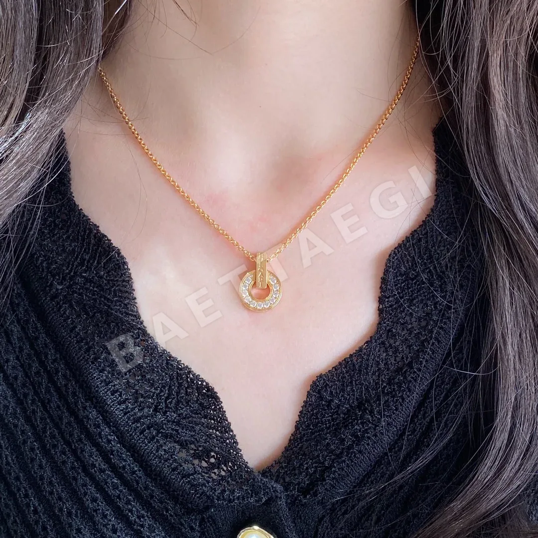 불가리 다이아몬드 장식 골드 코인 목걸이 64795