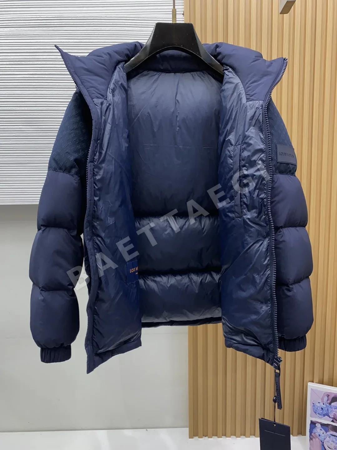 버버리 남성 화이트 덕다운 패딩 점퍼 상세 이미지 9