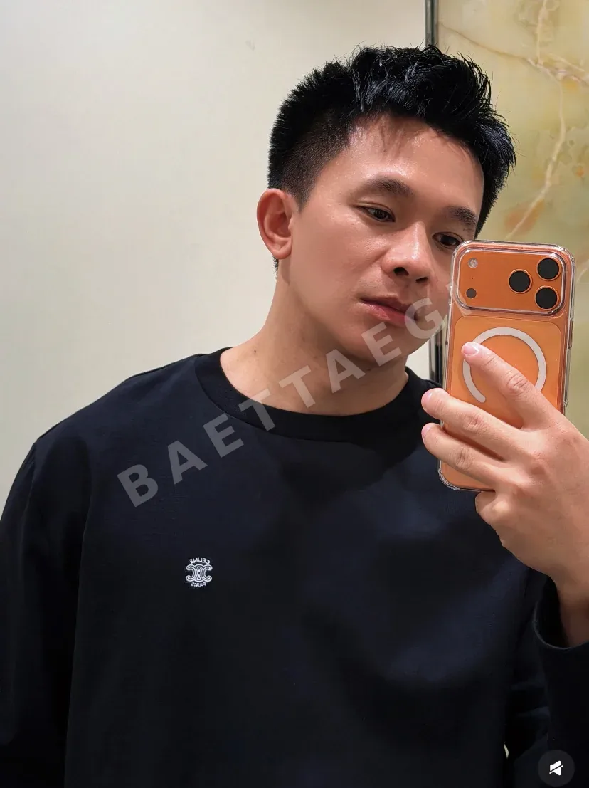 셀린느 마이크로로고 자수 긴팔 티셔츠 상세 이미지 14