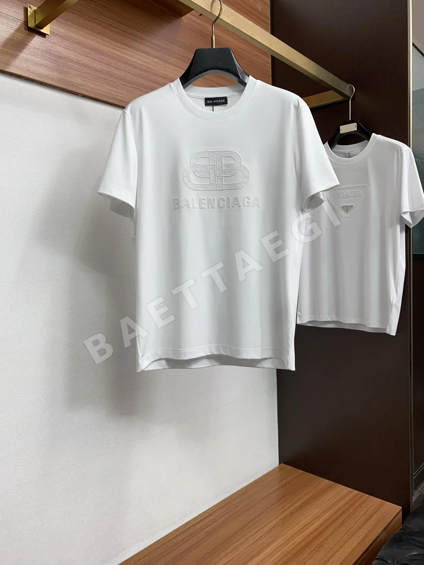 발렌시아가 남성 반팔 티셔츠 49244
