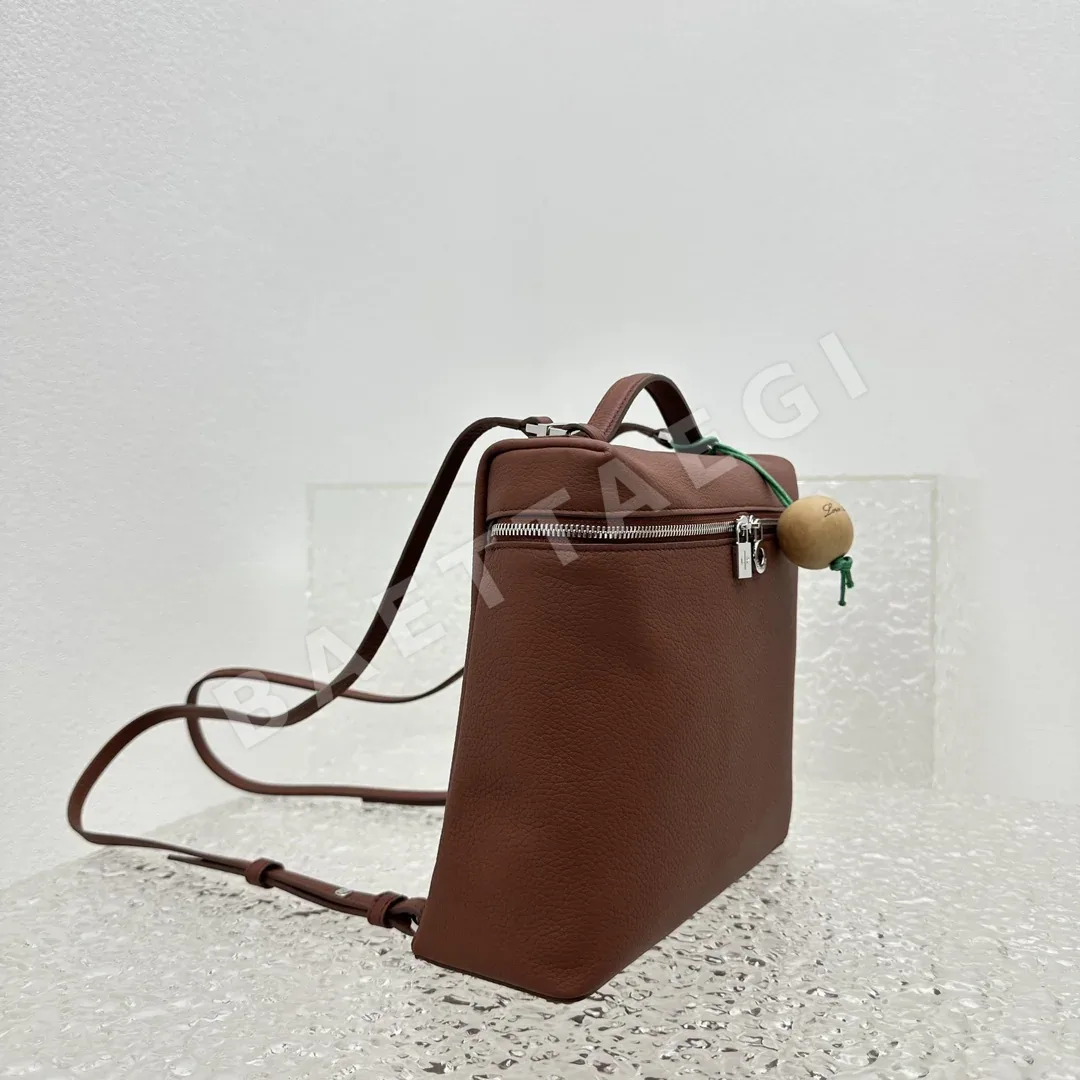 로로피아나 브릭 레드 소가죽 백팩 상세 이미지 2