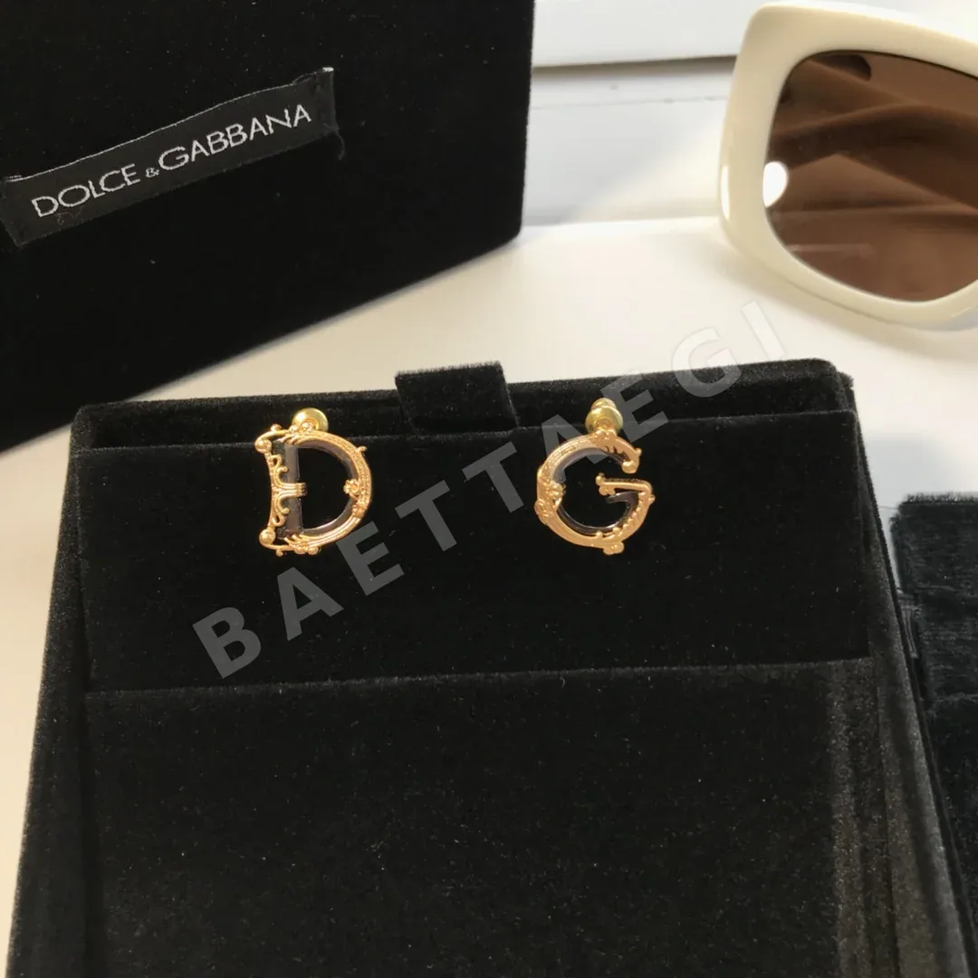 돌체앤가바나 DG 로고 크리스탈 이어클립 귀걸이 65289