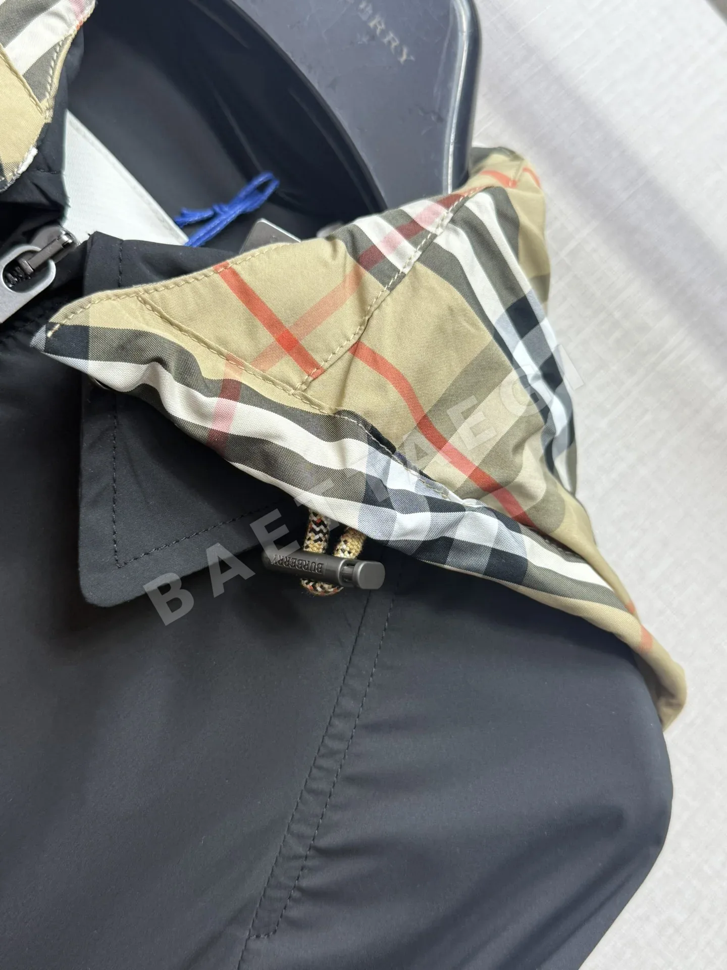 버버리 체크 후드 크롭 봄버 자켓 G22836 상세 이미지 3