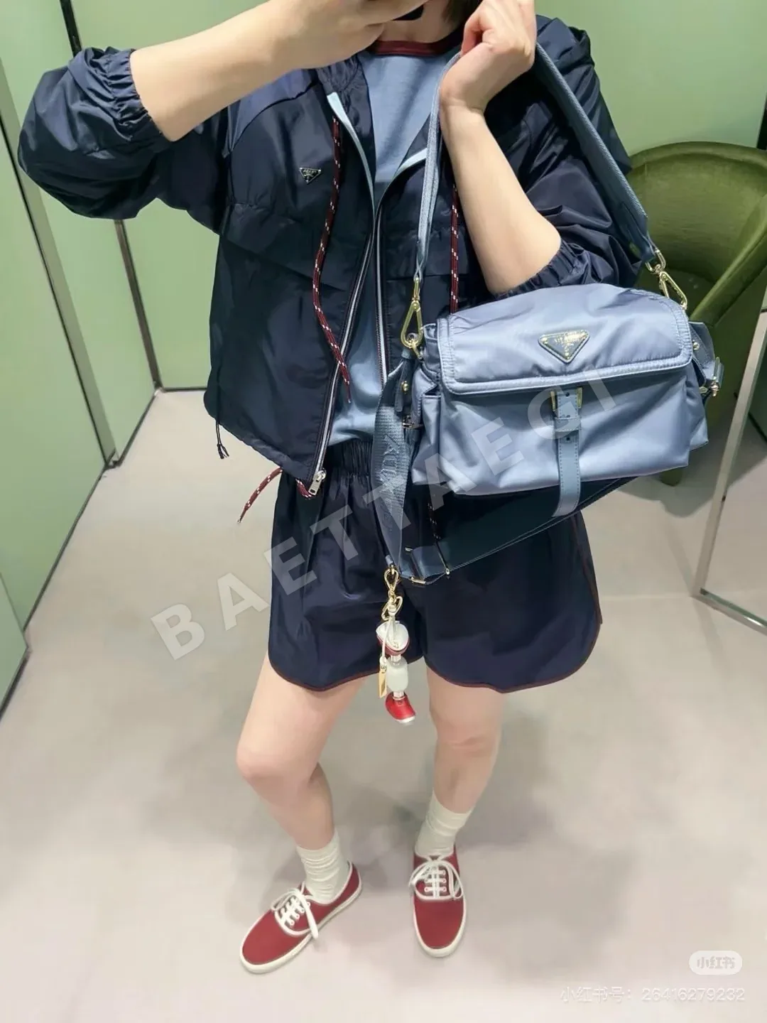 프라다 네이비 후드 숏 자켓 상세 이미지 6
