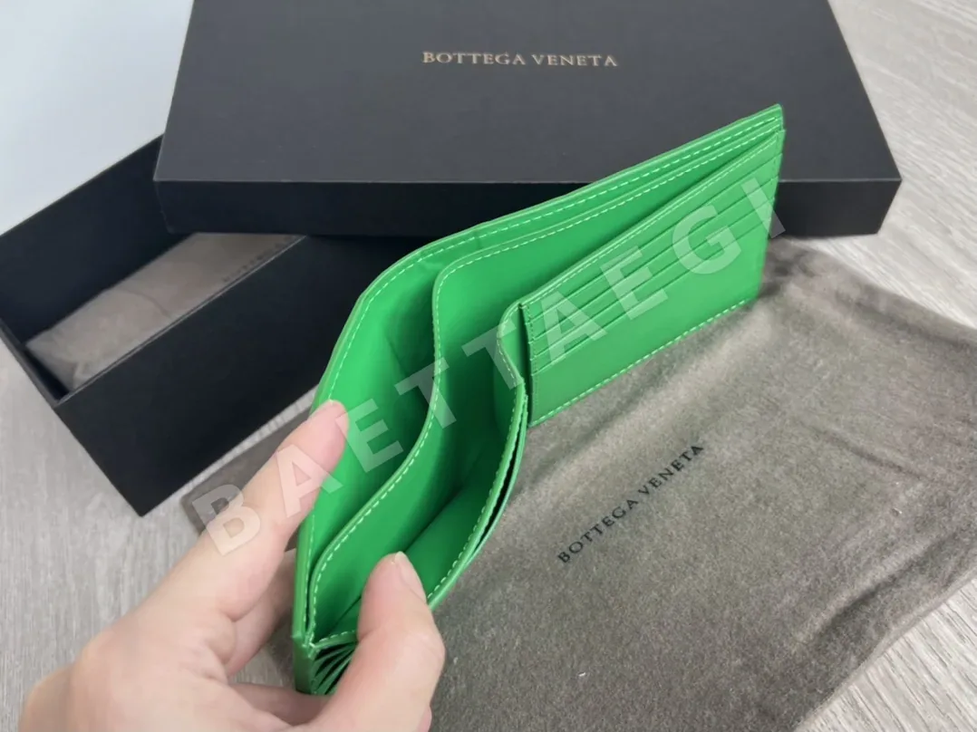 보테가베네타 미디엄 와이드 우븐 투폴드 반지갑 상세 이미지 6